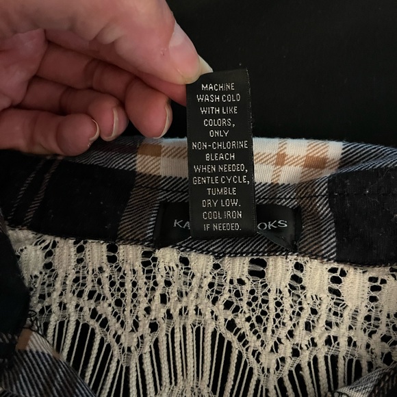 Women’s Karen Brooks button down plaid 3/4 sleeves top with crochet back - Picture 3 of 12